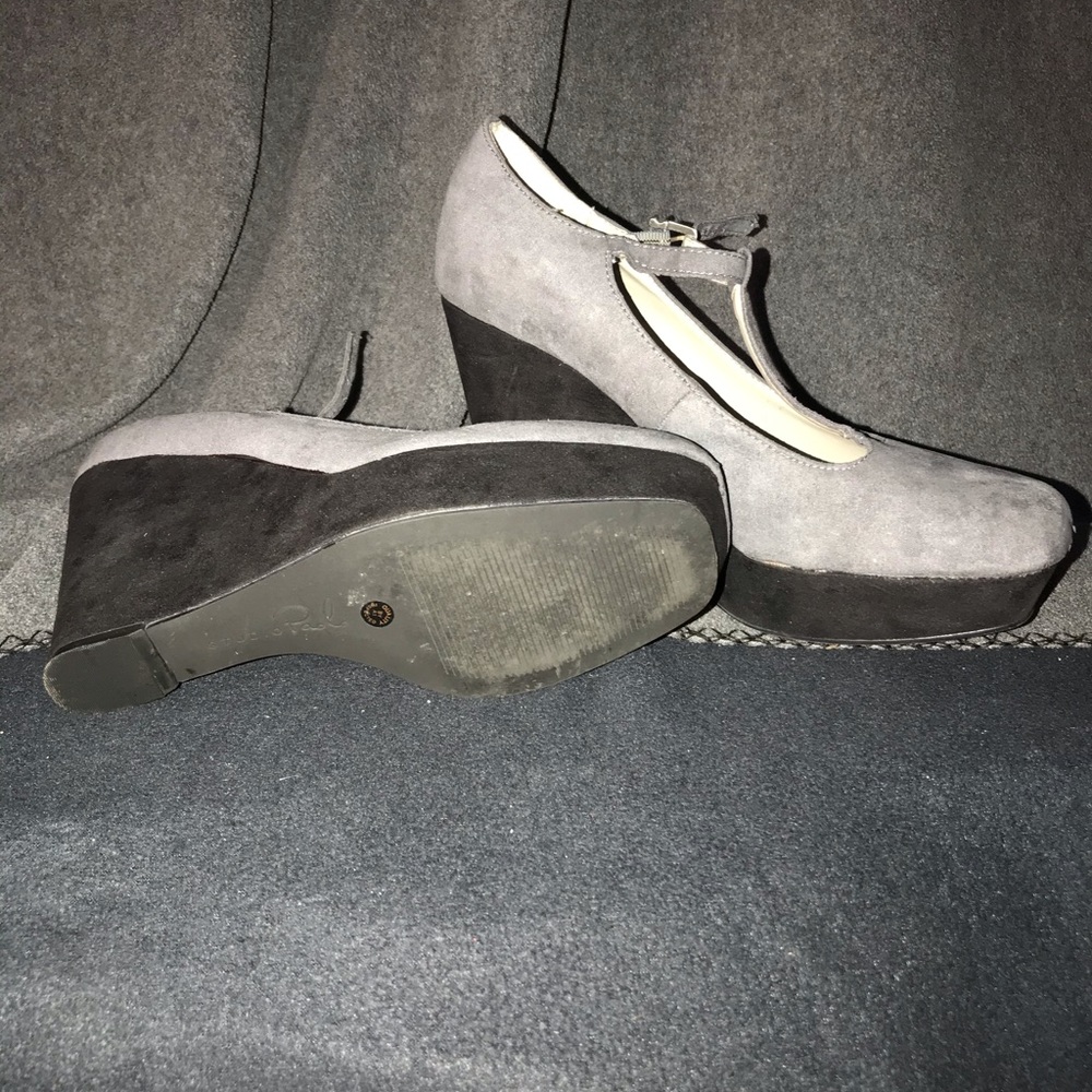 Shoes - Picture 2 of 3